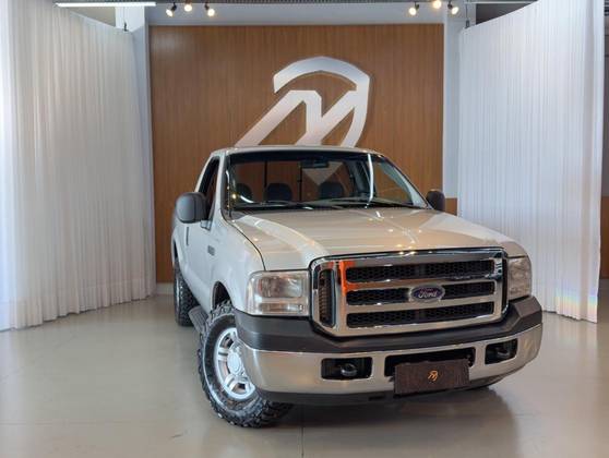 FORD F-250 3.9 XLT 4X2 CS DIESEL 2P MANUAL FORD F-250 3.9 XLT 4X2 CS DIESEL 2P MANUAL
